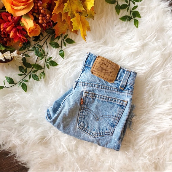 Levi's Pants - LEVI VINTAGE 80’s HIGHWAISTED LIGHT WASH SHORTS
